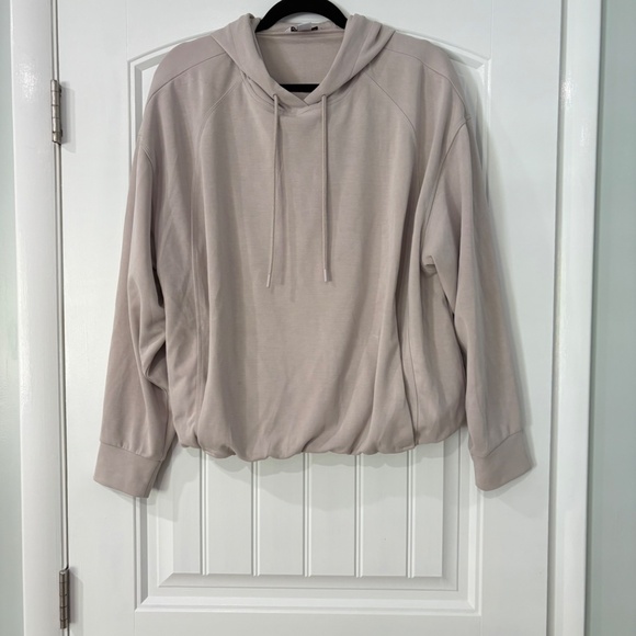 Athleta Seasoft bubble hem hoodie - Picture 4 of 7